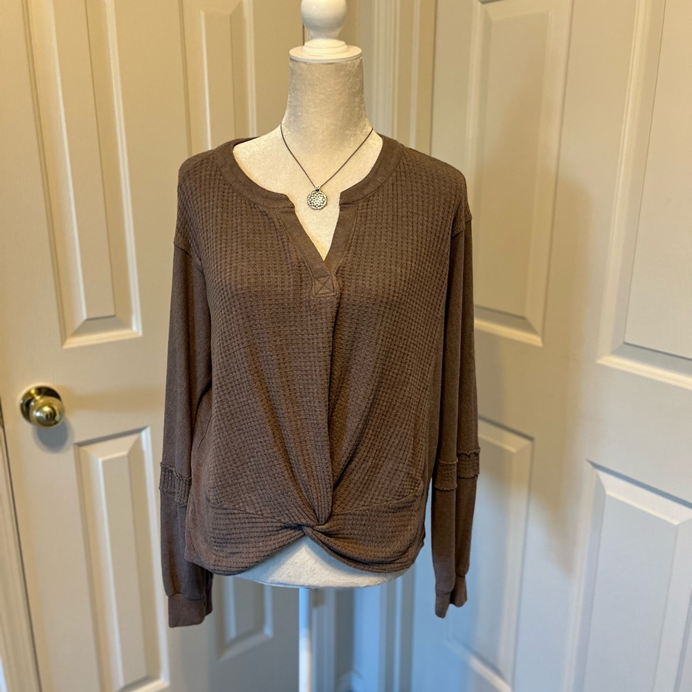 Democracy brand long sleeved top. Size large.